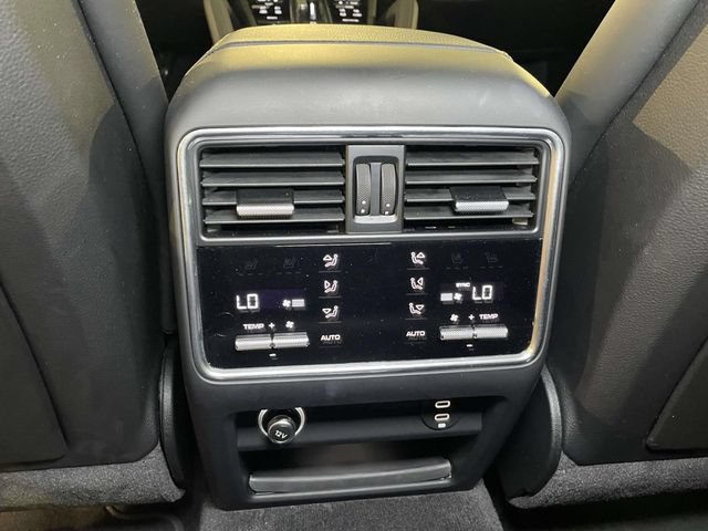 Certified 2023 Porsche Cayenne AWD/4WD image 25