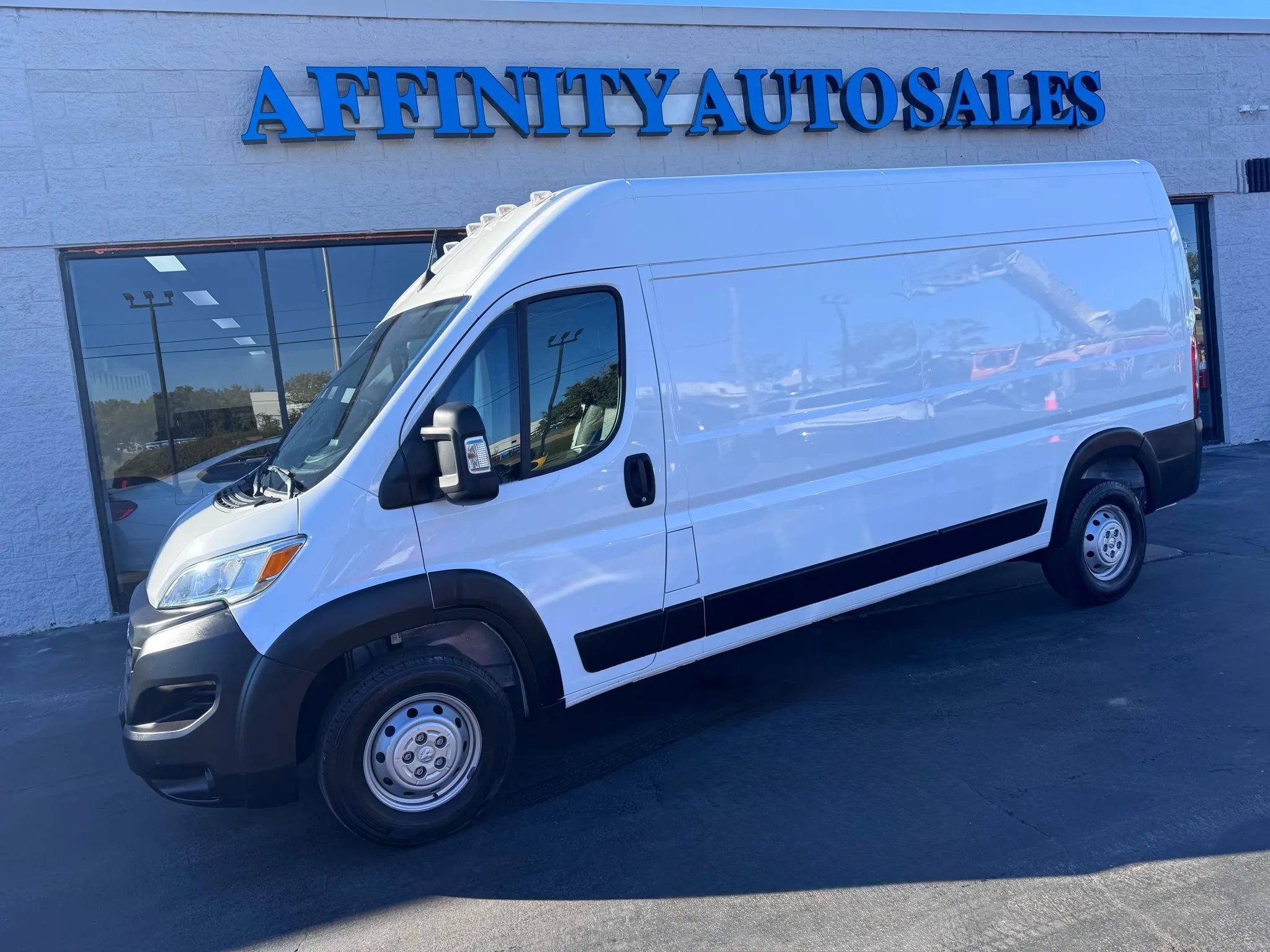 Used 2023 RAM ProMaster 2500 image 2