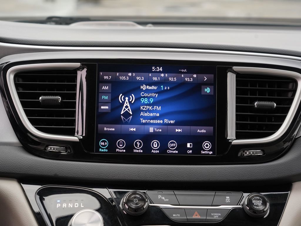 Used 2018 Chrysler Pacifica Touring Plus image 22
