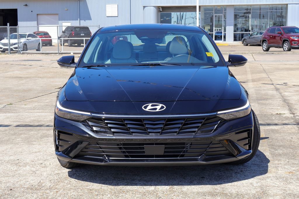 Used 2024 Hyundai Elantra Limited image 25