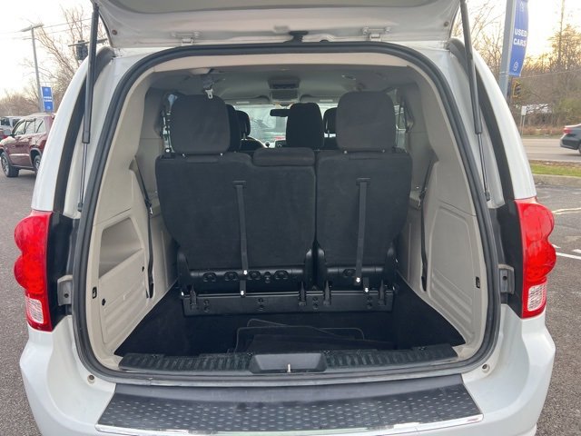 Used 2017 Dodge Grand Caravan SE image 17