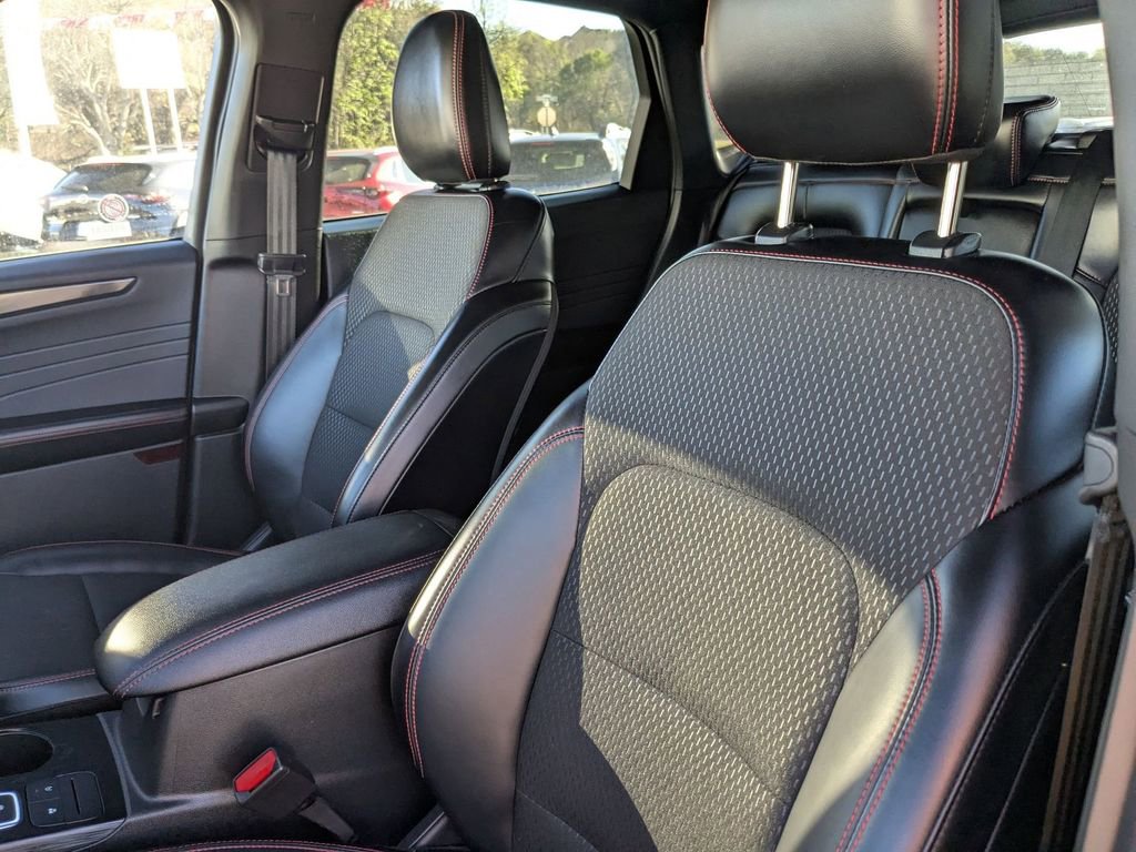Used 2025 Ford Escape ST-Line image 14