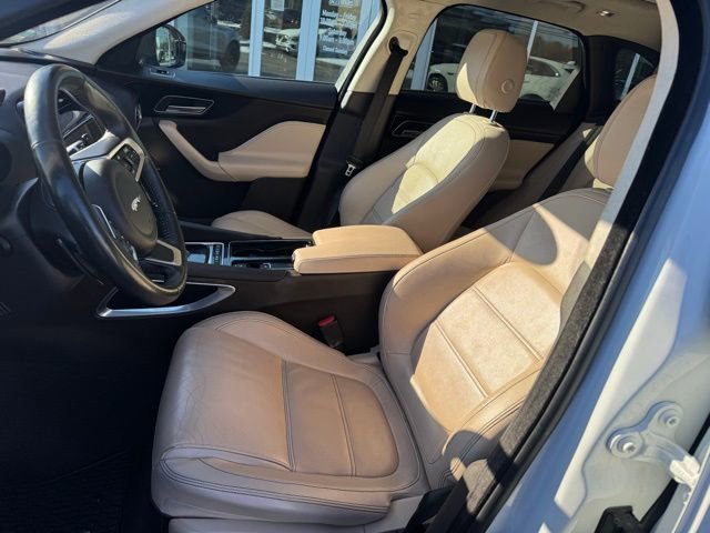 Used 2019 Jaguar F-PACE Prestige image 19