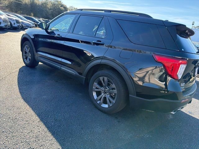 Used 2023 Ford Explorer XLT w/ Equipment Group 202A image 9
