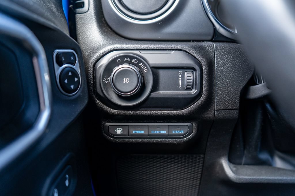 Used 2023 Jeep Wrangler Unlimited w/ Cold Weather Group AWD/4WD image 20