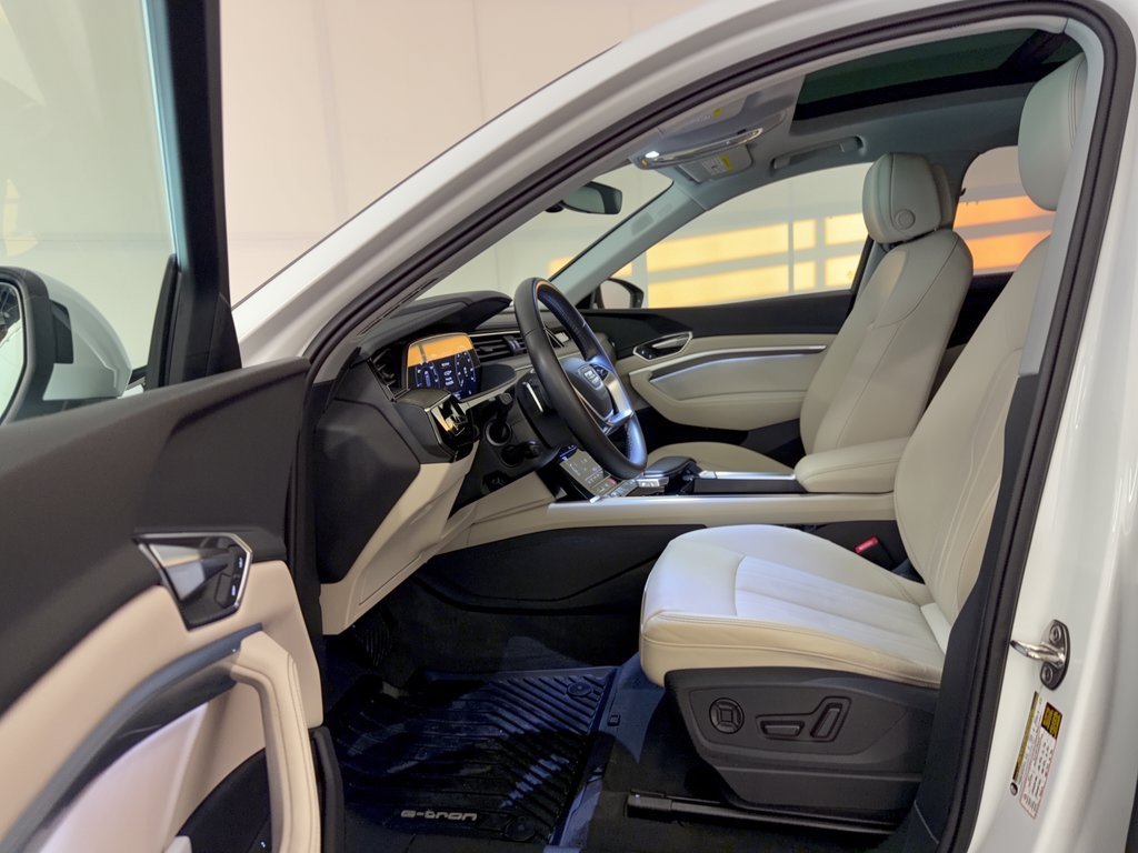 Certified 2024 Audi Q8 e-tron Premium Plus AWD/4WD image 5