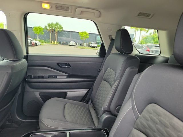 Certified 2023 Nissan Pathfinder SV w/ SV Premium Package AWD/4WD image 12