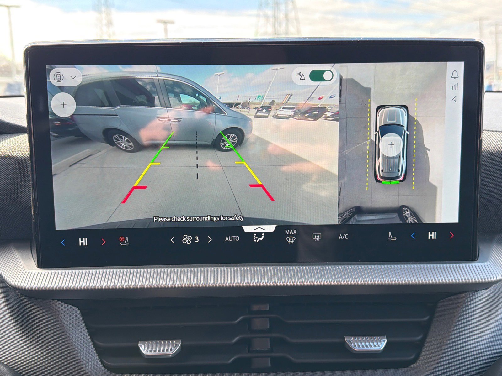 Used 2025 Ford Explorer ST-Line w/ ST-Line Street Pack image 18