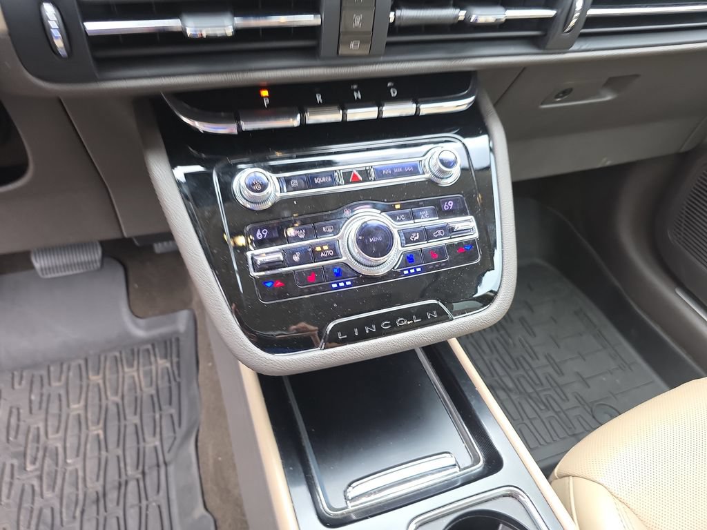 Used 2020 Lincoln Corsair FWD w/ Premium Package image 29