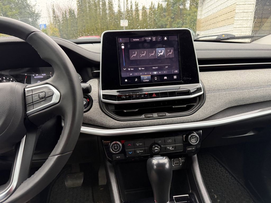 Used 2022 Jeep Compass Latitude image 15