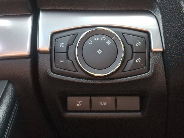 Used 2017 Ford Explorer Limited w/ Equipment Group 301A FWD image 26