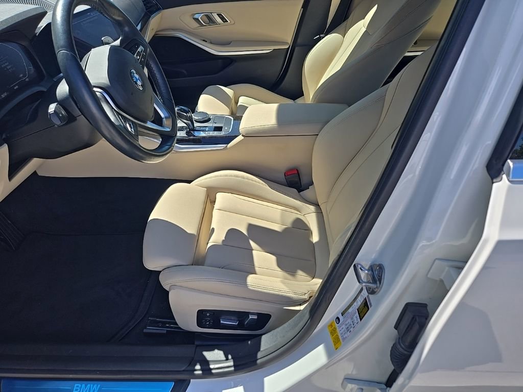 Used 2019 BMW 330i Sedan w/ Premium Package image 10