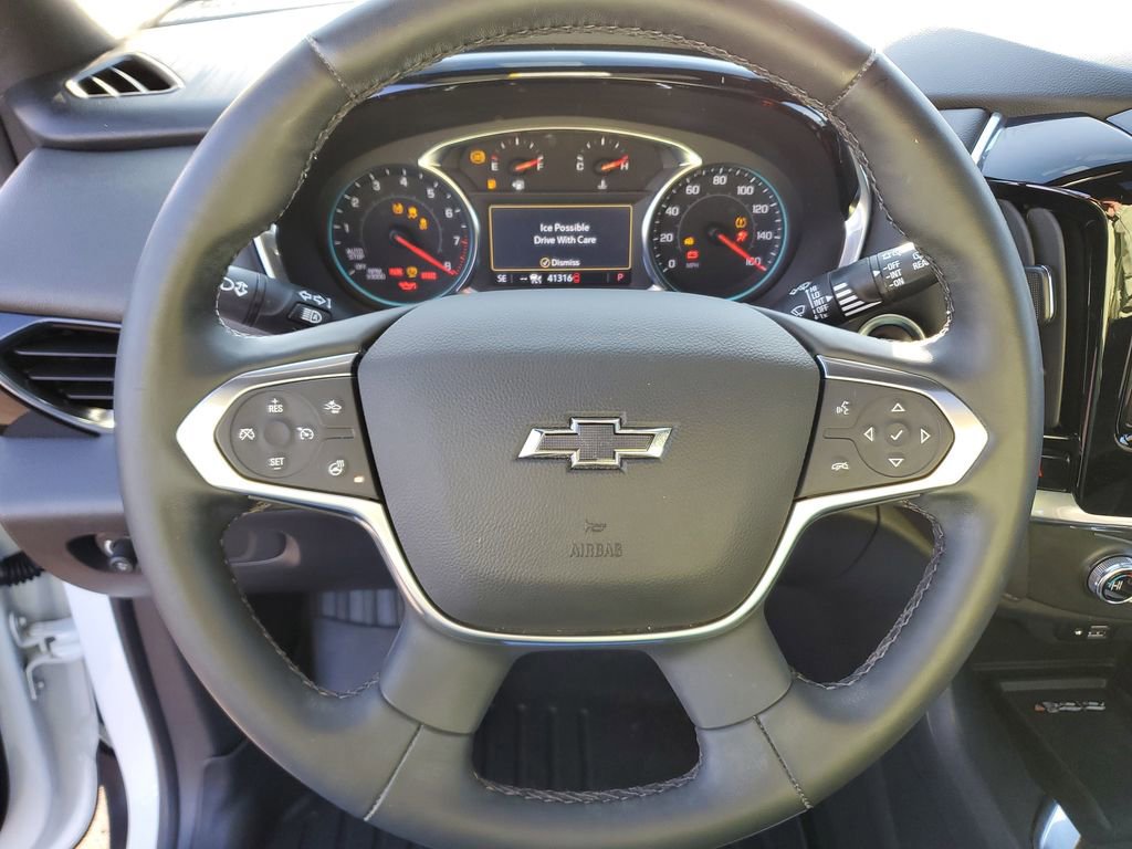 Used 2023 Chevrolet Traverse RS image 22