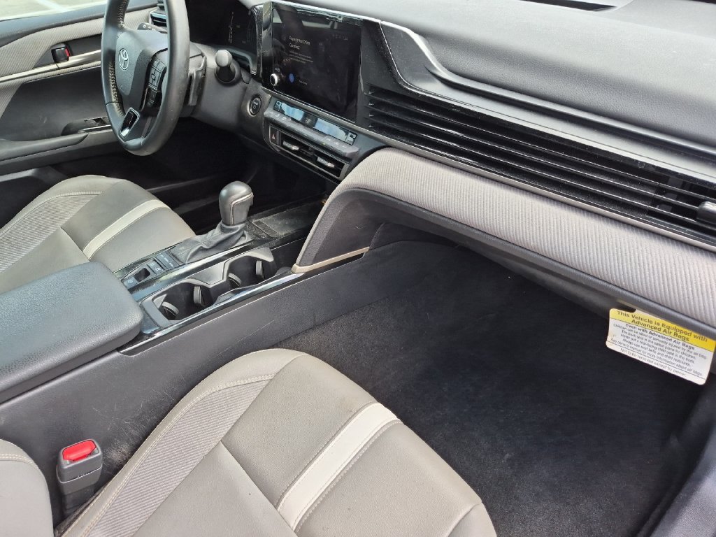 Used 2025 Toyota Camry SE FWD image 15