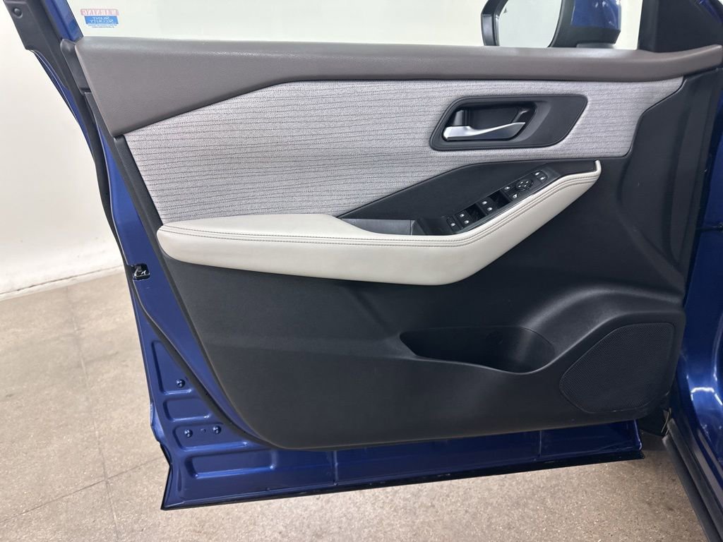 Used 2021 Nissan Rogue SV image 30