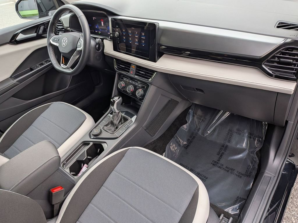 Used 2025 Volkswagen Taos S image 33