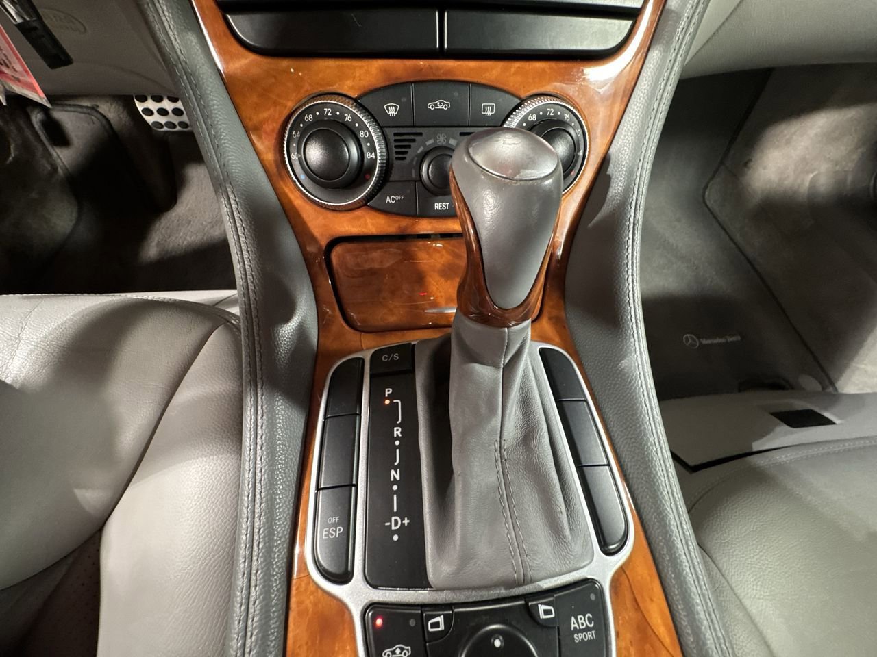 Used 2004 Mercedes-Benz SL 500 image 26