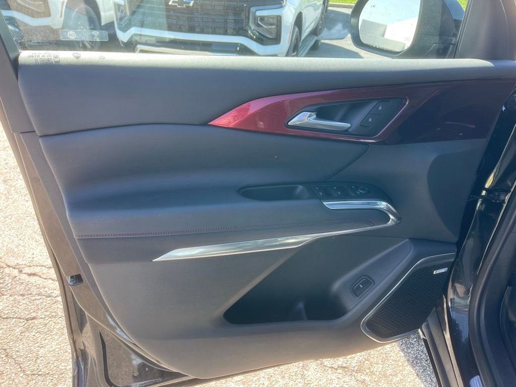 Used 2025 Chevrolet Traverse Z71 w/ Enhanced Driving Package image 9