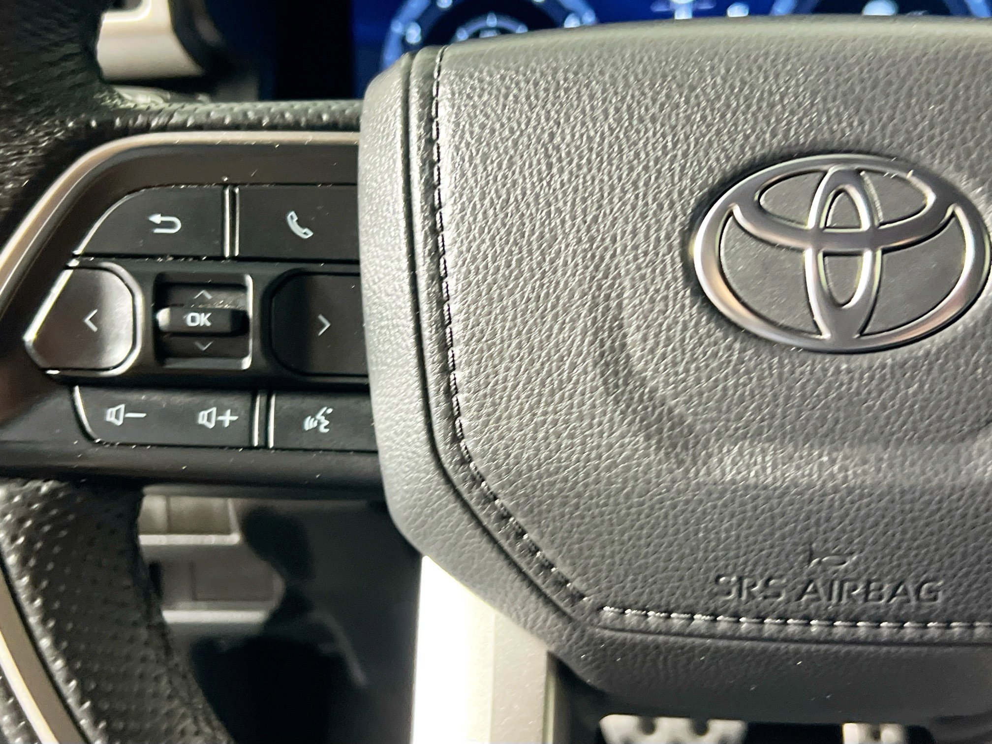 Used 2025 Toyota Tacoma TRD Sport image 18