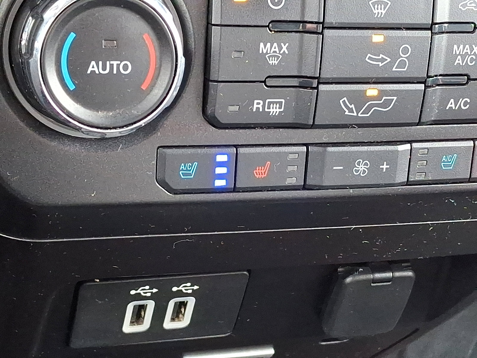 Used 2017 Ford F150 Lariat RWD image 29