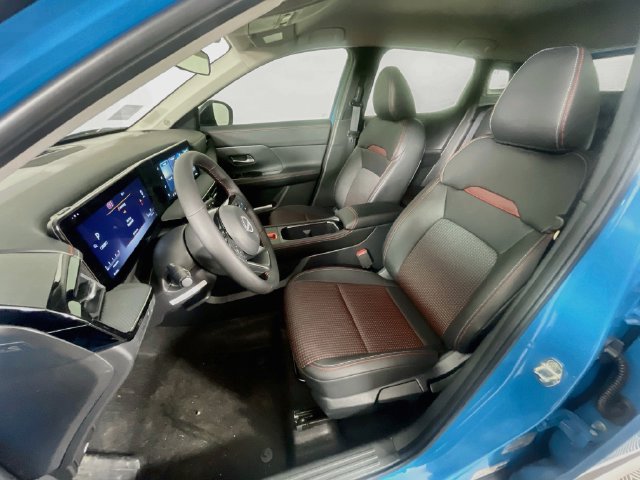 New 2027 Nissan Kicks SR FWD image 13