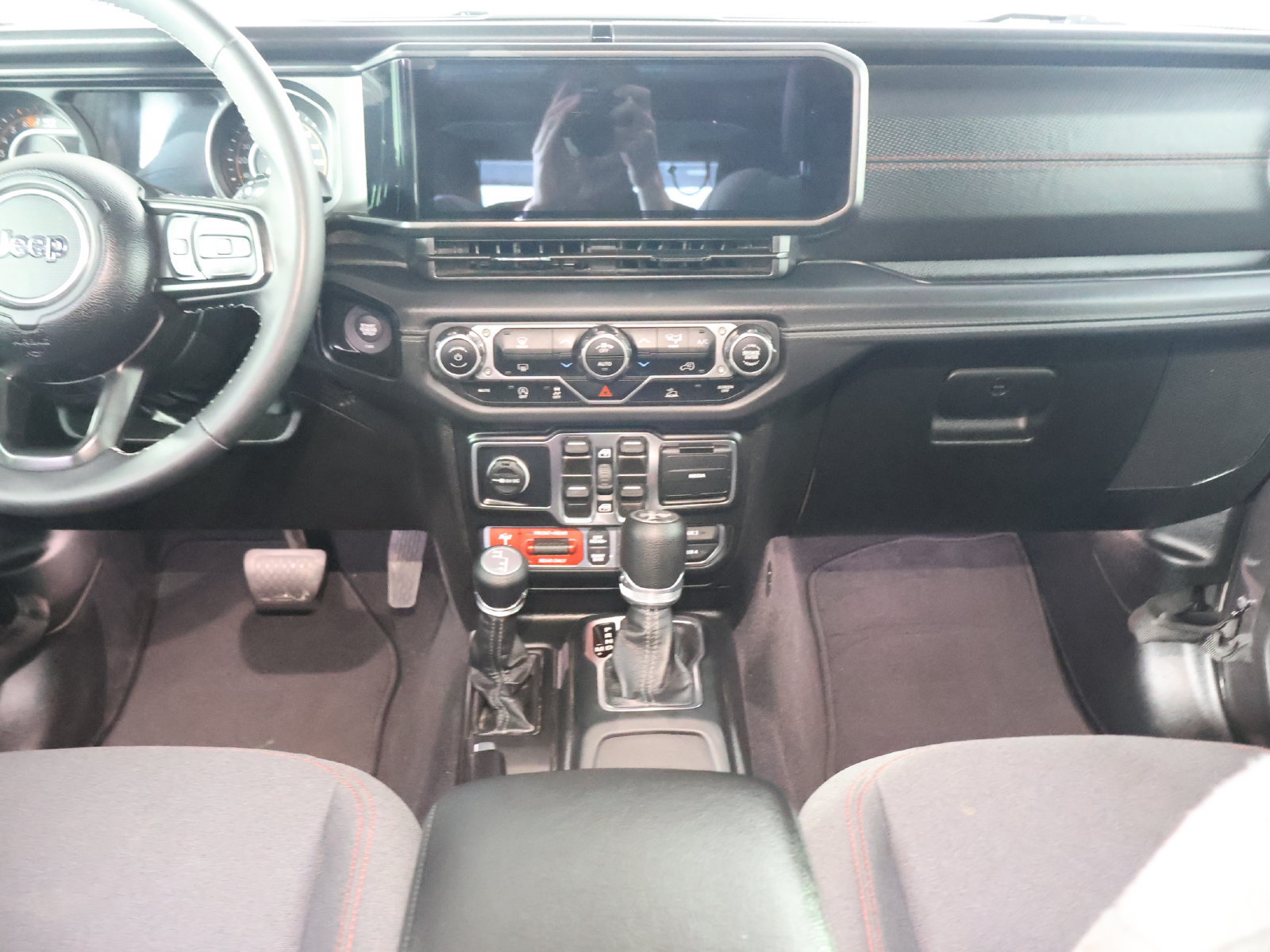Used 2025 Jeep Wrangler Unlimited Rubicon AWD/4WD image 20