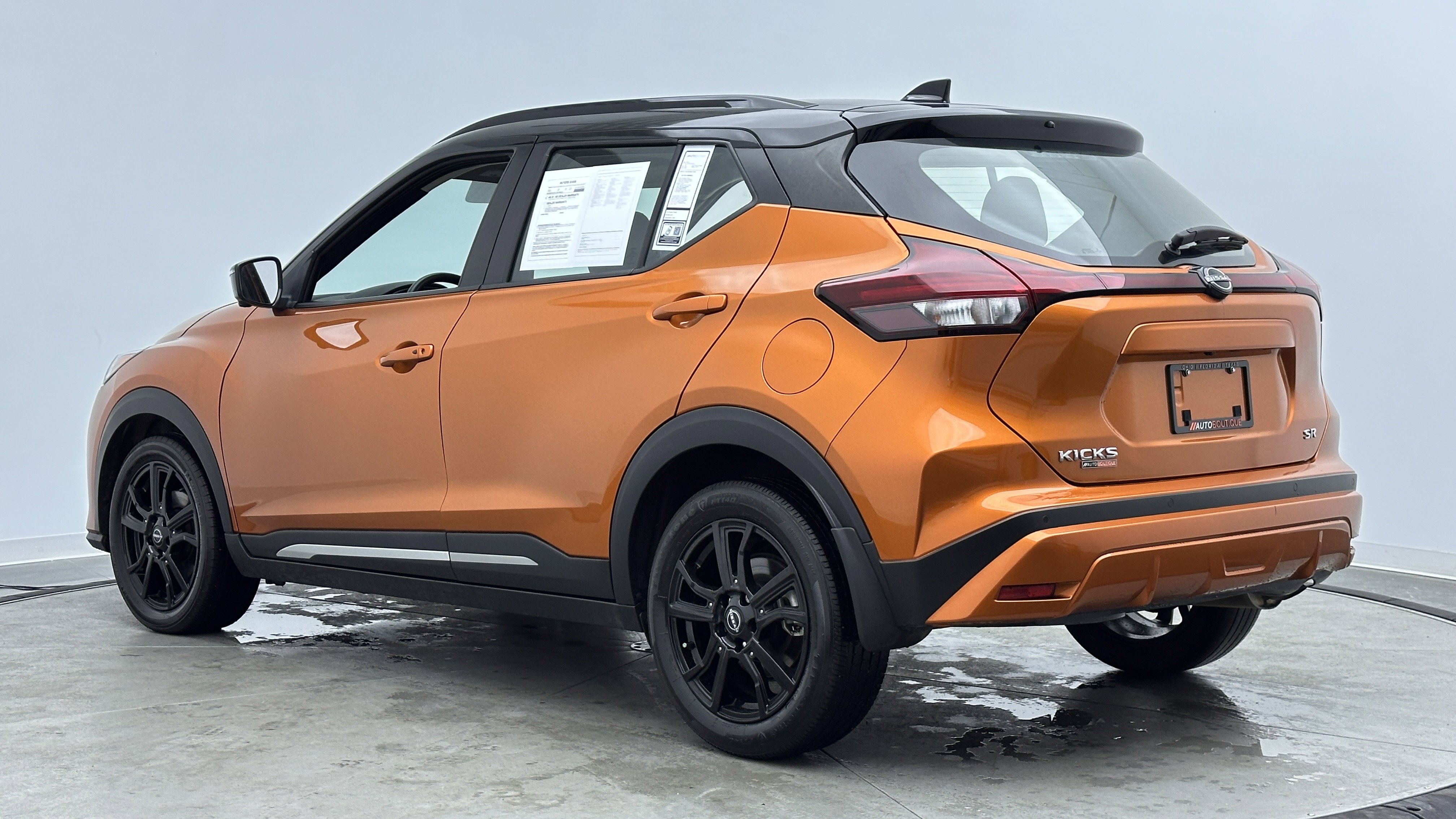 Used 2023 Nissan Kicks SR FWD image 5