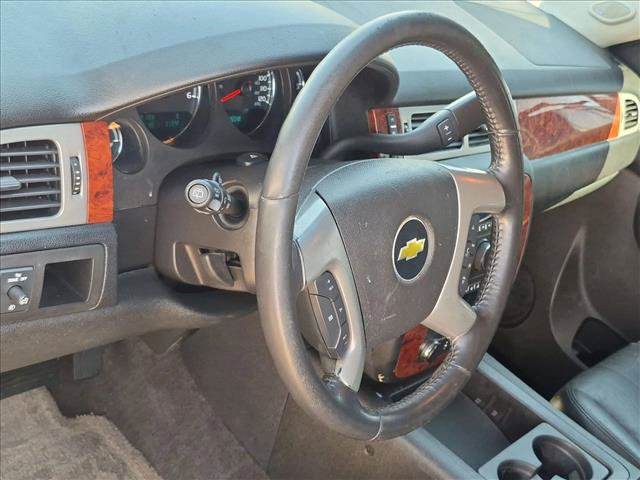 Used 2013 Chevrolet Suburban LT RWD image 7