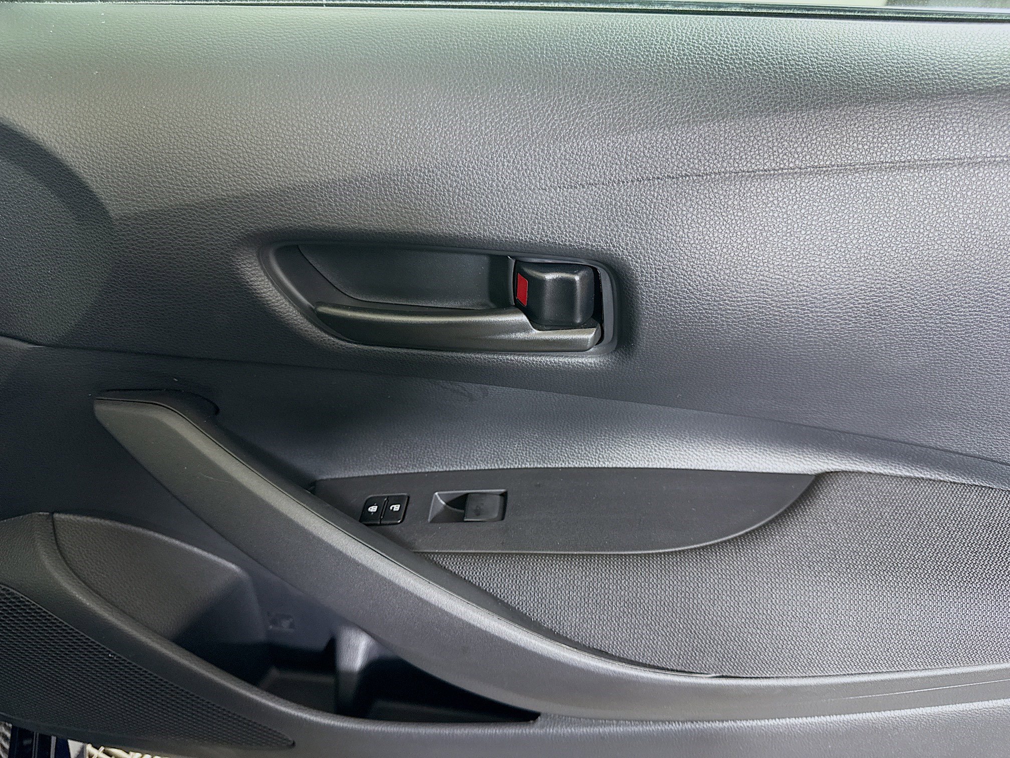 Used 2025 Toyota Corolla LE image 30