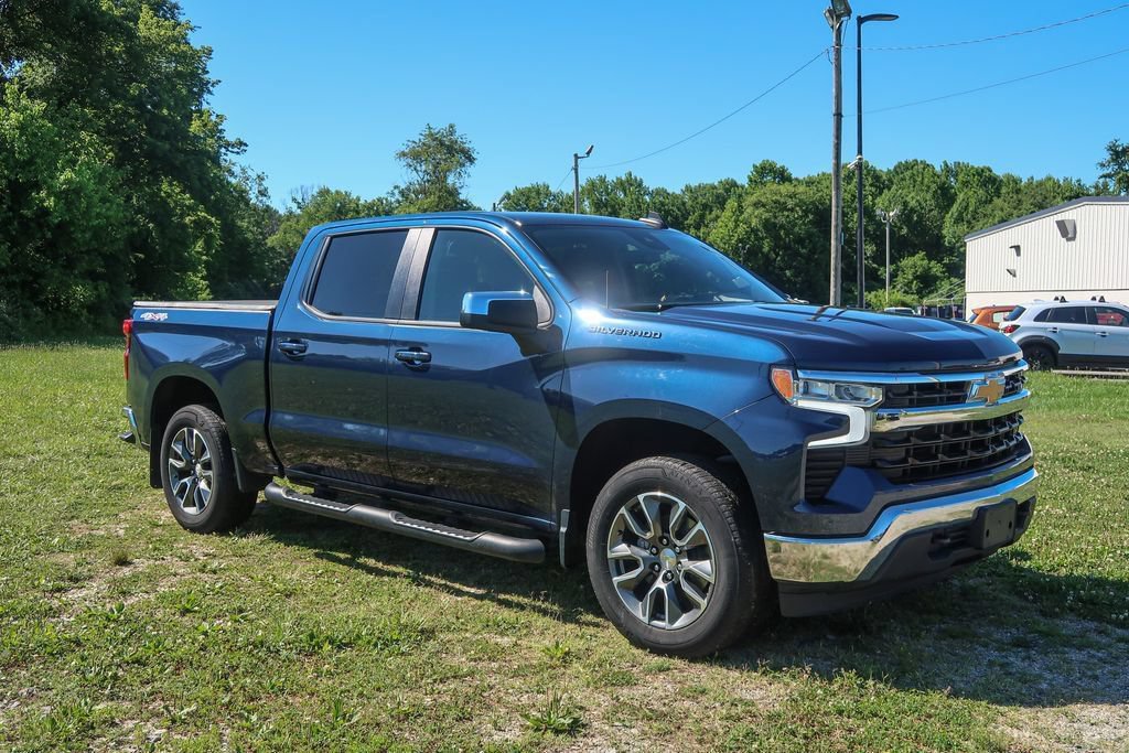 Used 2023 Chevrolet Silverado 1500 LT w/ Protection Package AWD/4WD image 7