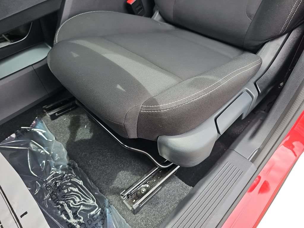 Used 2025 Nissan Rogue S FWD image 27