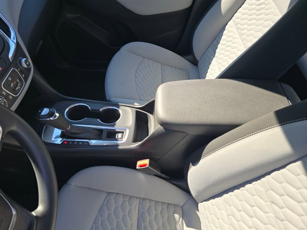 Used 2018 Chevrolet Equinox LS image 29