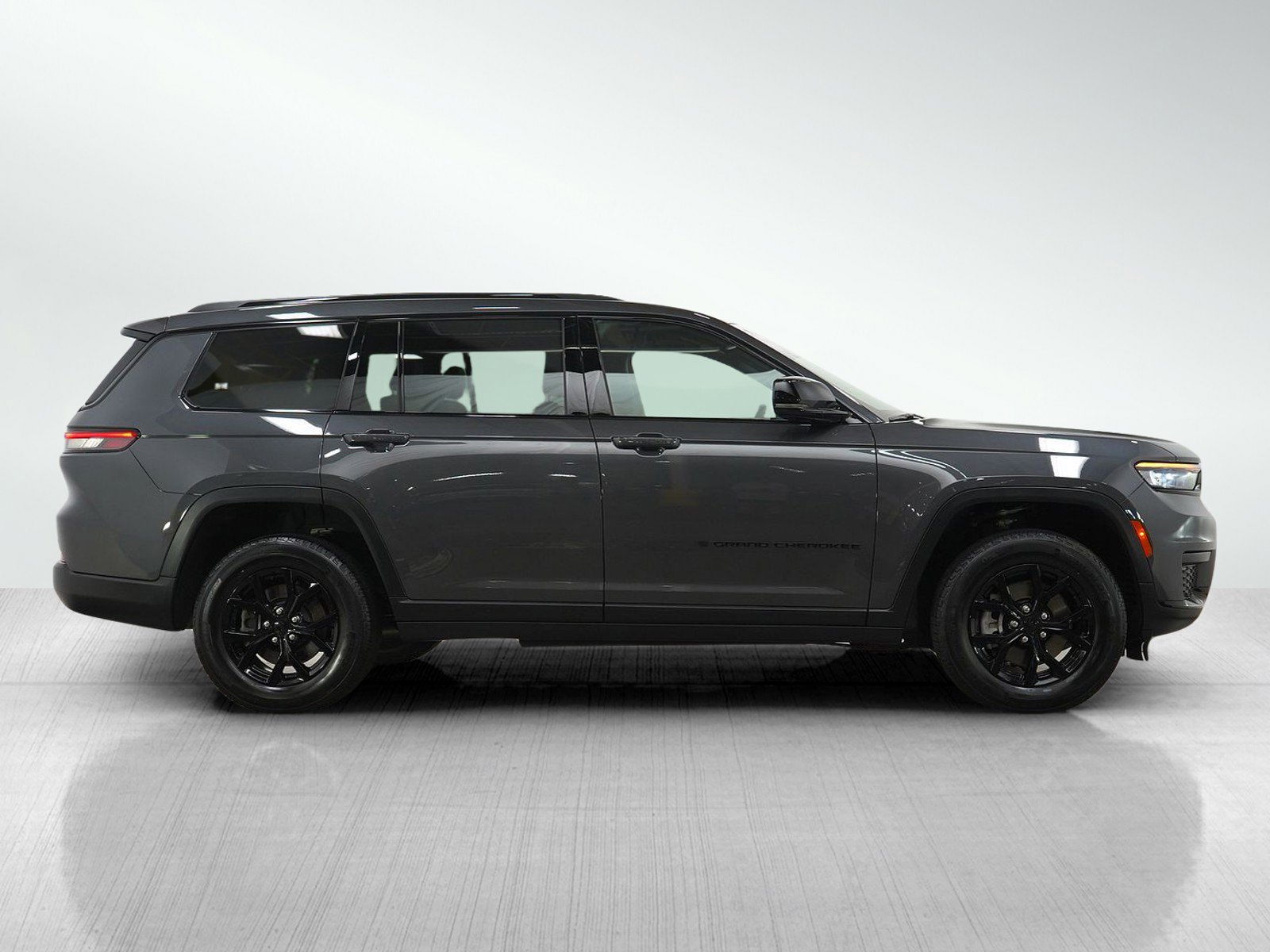 Used 2025 Jeep Grand Cherokee L Laredo AWD/4WD image 6