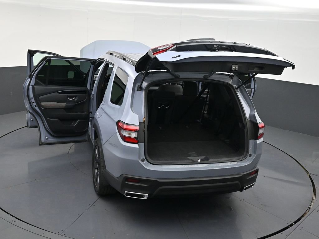Used 2023 Honda Pilot Sport image 33
