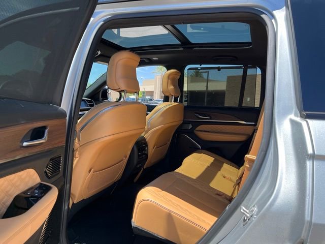Used 2022 Jeep Grand Cherokee Summit w/ Advanced Protech Group IV AWD/4WD image 12