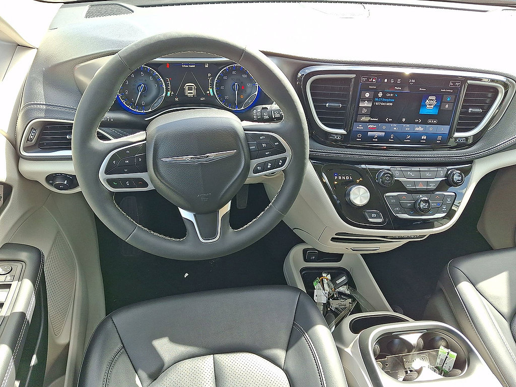 Used 2024 Chrysler Pacifica Touring-L FWD image 50
