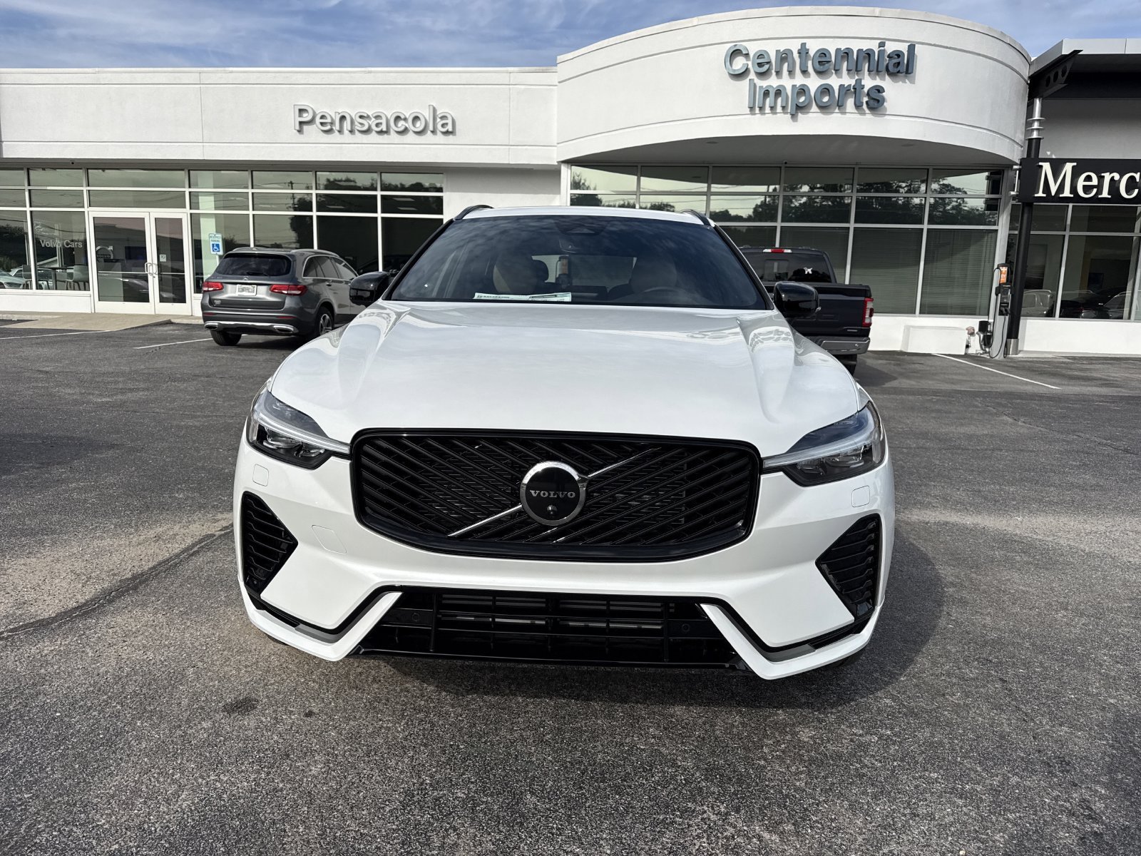 New 2026 Volvo XC60 T8 Plus w/ Protection Package Premier AWD/4WD image 8