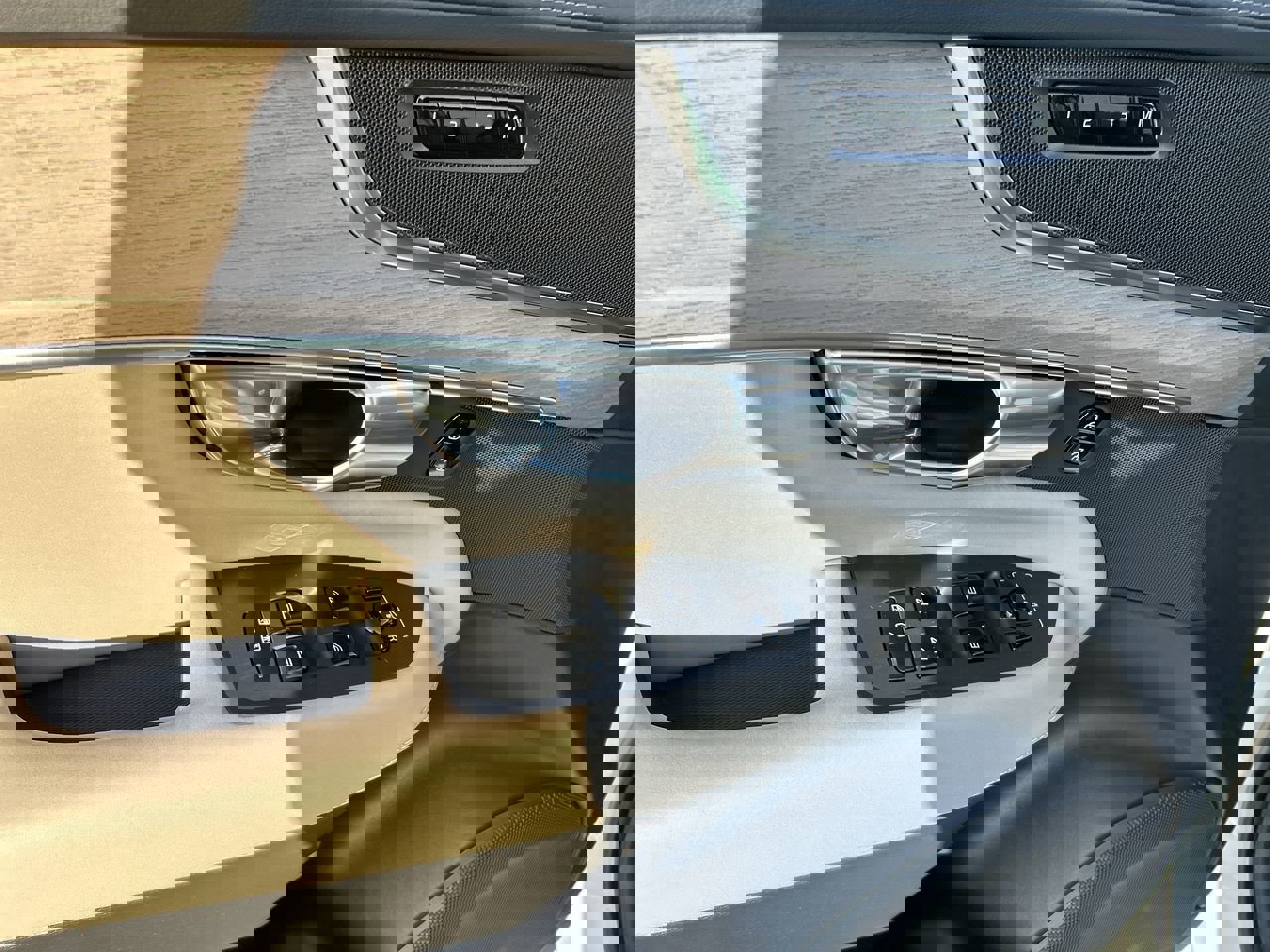 Used 2026 Volvo XC90 B5 Plus w/ Protection Package image 20