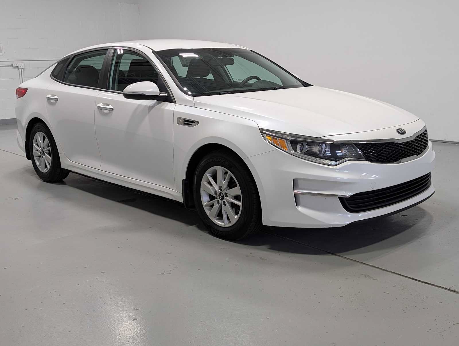 Used 2016 Kia Optima LX FWD image 5