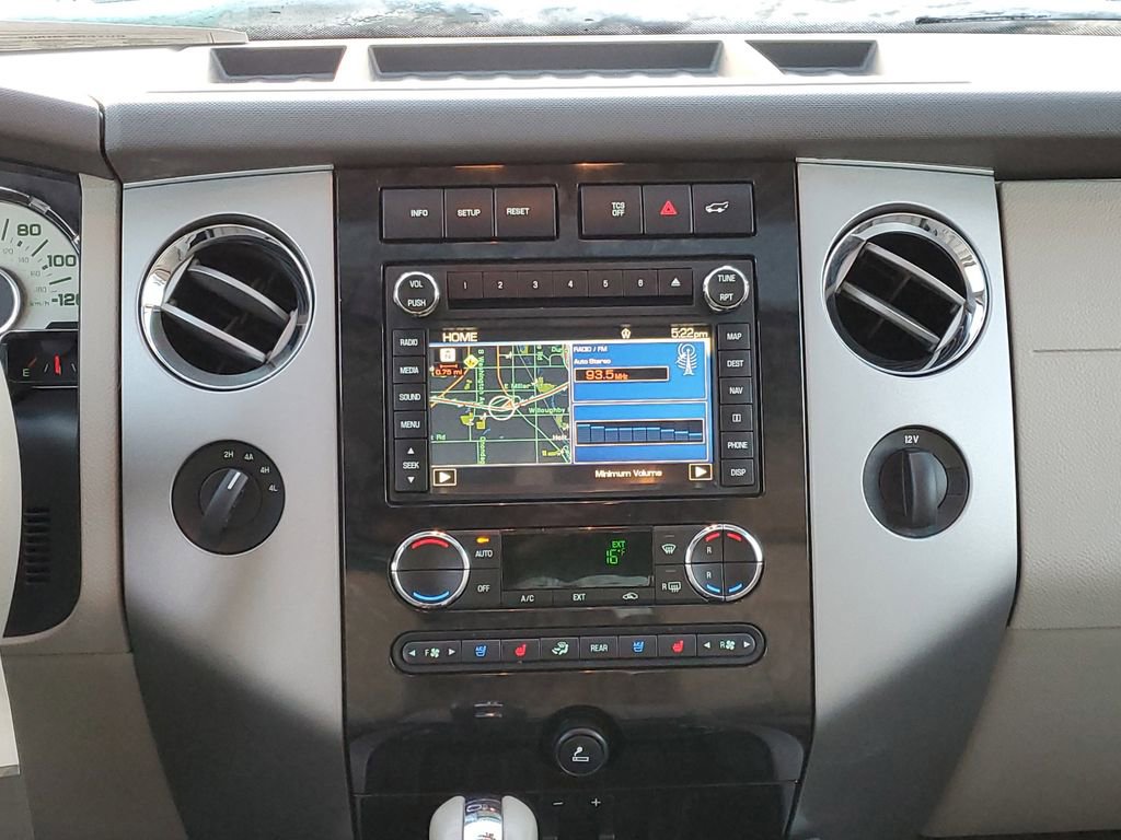 Used 2013 Ford Expedition Limited image 27