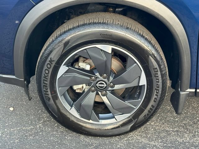 Certified 2025 Nissan Rogue SV AWD/4WD image 8