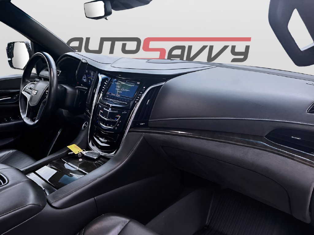 Used 2020 Cadillac Escalade Platinum w/ Escalade Sport Edition AWD/4WD image 32
