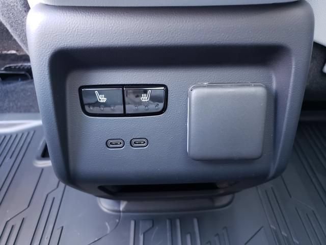 New 2027 Cadillac Optiq Premium Luxury w/ LPO, Floor Liner Package AWD/4WD image 14