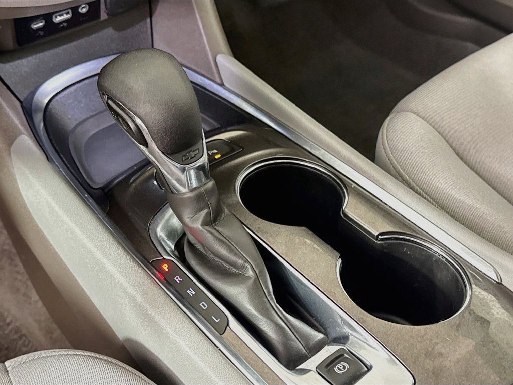 Used 2024 Chevrolet Malibu LT FWD image 17