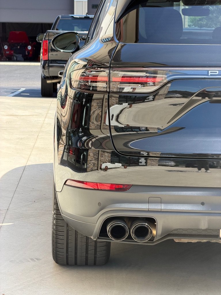 Used 2023 Porsche Cayenne Platinum Edition AWD/4WD image 12