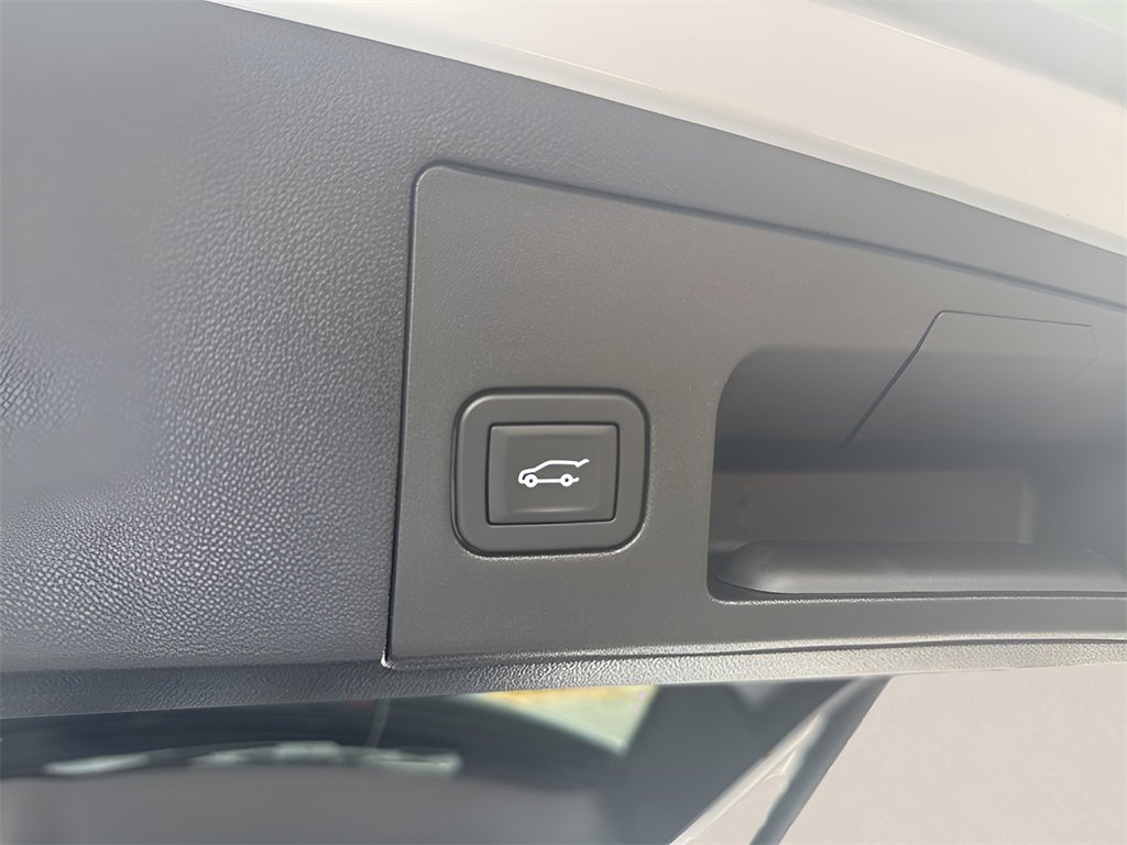 Used 2025 Cadillac XT5 Premium Luxury image 11