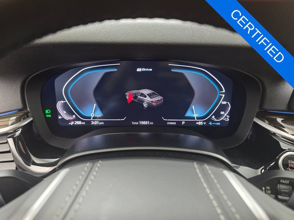 Used 2023 BMW 530e w/ Premium Package RWD image 21