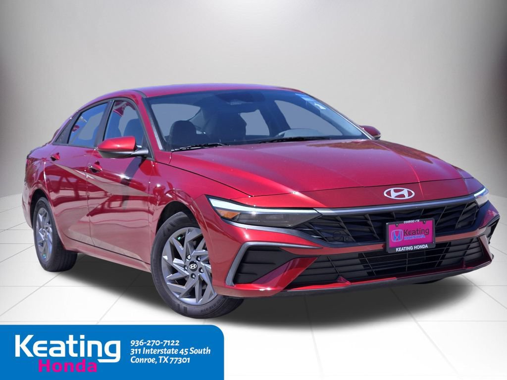 Used 2024 Hyundai Elantra SEL FWD image 3