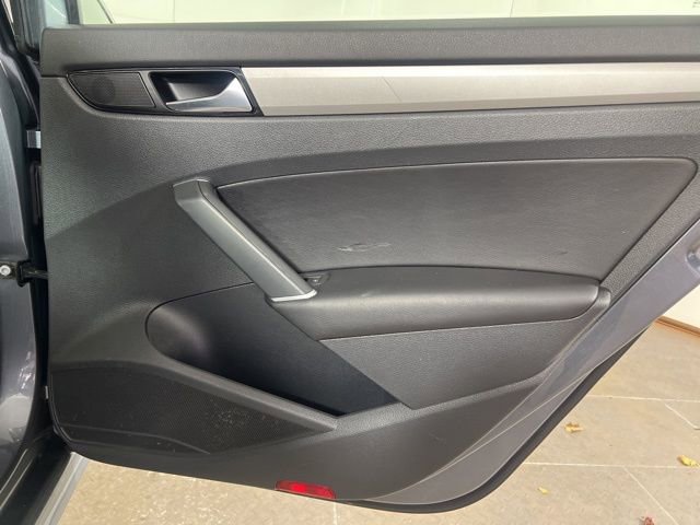 Used 2020 Volkswagen Passat 2.0T SE image 16