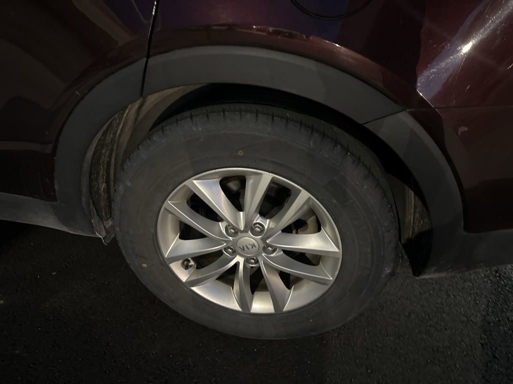 Used 2016 Kia Sorento LX w/ LX Convenience Package image 8